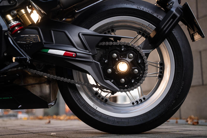 Corona componibile Z39 P525 in ergl anodizzato duro per MV Agusta